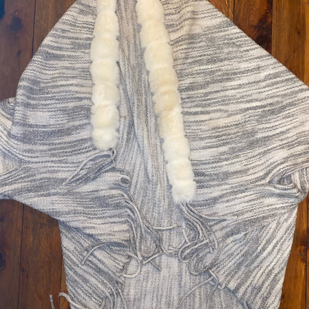Cozy Gray and Cream Knit short sleeve cardigan